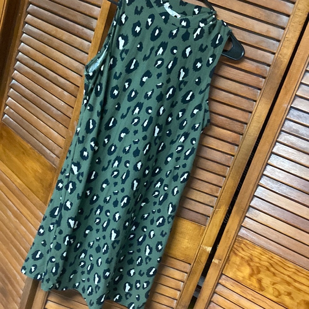 Green soft mini sleeveless dress